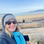 Angela Kinsey Instagram – Walking in gorgeous Vancouver with my bff! I love it here! I’m also very glad I packed my fleece leggings. Burrrr! Excited for our show tonight! @jflvancouver *link in bio for info! ❤️🥶