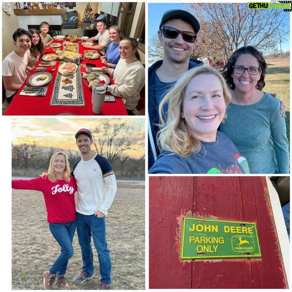 Angela Kinsey Instagram - Family Holiday Road Trip! Texas to Oklahoma to Kansas! It was so wonderful to have this time with family. Wishing you all a very Merry Christmas and safe travels. ❤️🎄