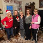 Angela Kinsey Instagram - Family Holiday Road Trip! Texas to Oklahoma to Kansas! It was so wonderful to have this time with family. Wishing you all a very Merry Christmas and safe travels. ❤️🎄