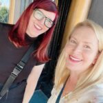Angela Kinsey Instagram - Gal pals since the 90’s and the best lunch date in town! @therealkateflannery I loves ya! ❤️