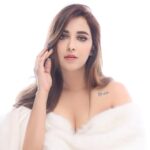 Angela Krislinzki Instagram - Dil patiyala …. https://youtu.be/auVvuLQZTM8?si=2gpU46k7NTAoQt0F #taubaterajalwa