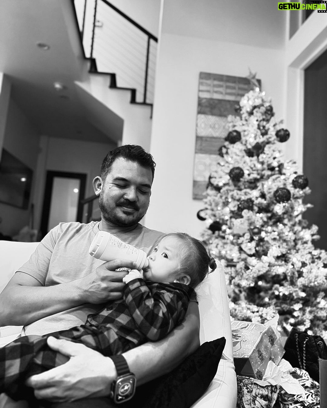Angelica Panganiban Instagram - The dad series Dada, thank you for everything that you do. Thank you for carrying the heavier load. I appreciate you. I love you. @gregg_homan Special s/o to @apa112 for capturing my husbands coolness 😎 Los Angeles, California