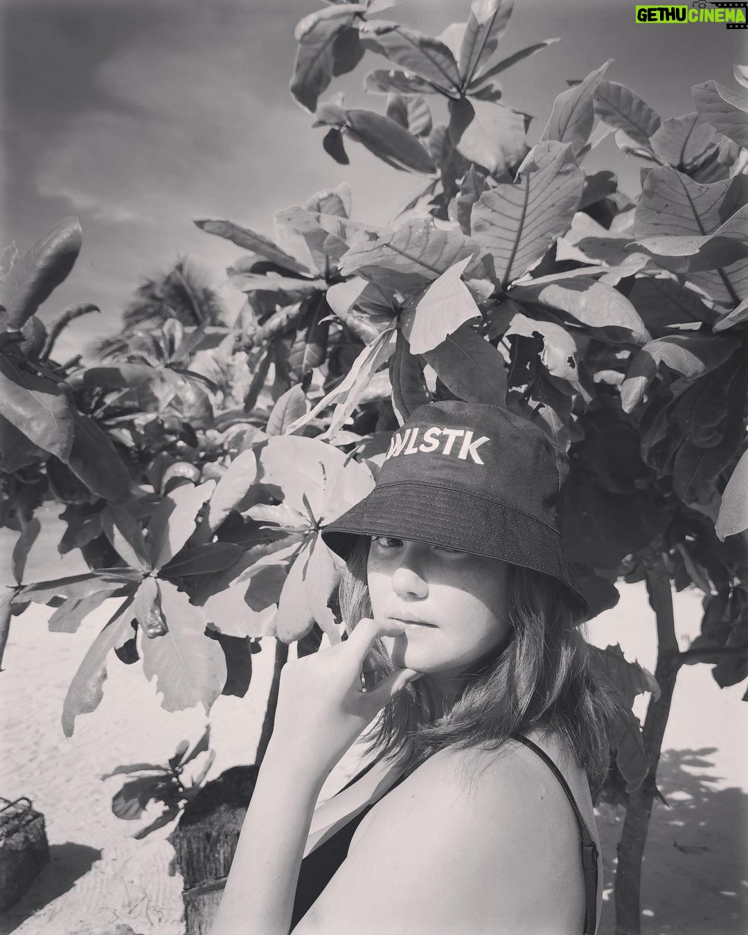 Angelica Panganiban Instagram - Walastik na caption plz