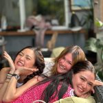 Angelica Panganiban Instagram - Always tawang tawa 😄 thank you for making time mga momsies. Ang perfect perfect nanaman natin kahapon 😂 love you both!! 📸: @andoyr1973 Subic, Zambales