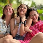 Angelica Panganiban Instagram - Always tawang tawa 😄 thank you for making time mga momsies. Ang perfect perfect nanaman natin kahapon 😂 love you both!! 📸: @andoyr1973 Subic, Zambales