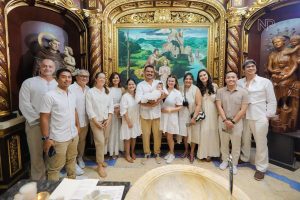Angelica Panganiban Instagram - Presenting, the ninongs & ninangs of bean 🌟 #BEANyag

📸: @niceprintphoto