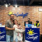 Angelica Panganiban Instagram - Thank you @experiencesunlight sa for the books na experience para sa unang plane ride ni beanie 💖 walang iyak ang baby namin sa buong plane ride back and forth. Kaya, Syempre ako nanaman ang umiyak sa milestone na ito 😜