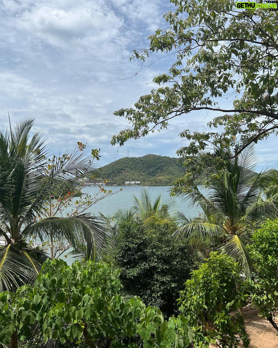 Angelica Panganiban Instagram - Lumalaki ang pamilya at Lumalalim ang samahan. Mabuti pa ang tanghali, tapat, Palawan edition!! ☮️