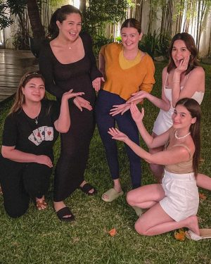 Angelica Panganiban Instagram - Alam ko may nagawa at ginagawa akong mabuti kaya naging ganito ako kapalad pagdating sa mga kaibigan ko. Salamat at sinamahan ninyo ko sa pinakamasayang siyam na buwan ng buhay ko 🫶