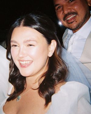 Angelica Panganiban Instagram - Kodak snaps from our wedding reception 🍔🥤🍟

#123123
