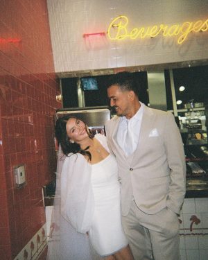 Angelica Panganiban Instagram - Kodak snaps from our wedding reception 🍔🥤🍟

#123123