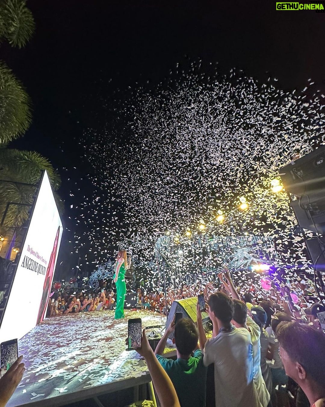 Angeline Quinto Instagram - Thank you very much, Hermosa Bataan 🫶🏻 Maraming Salamat po Mayor Jopet Inton and Mayora Anne Inton sa pag imbita sa akin. Salamat po Fr. Ernie De Leon🫶🏻🥰 Maligayang Pasko po sainyo🎄❤️