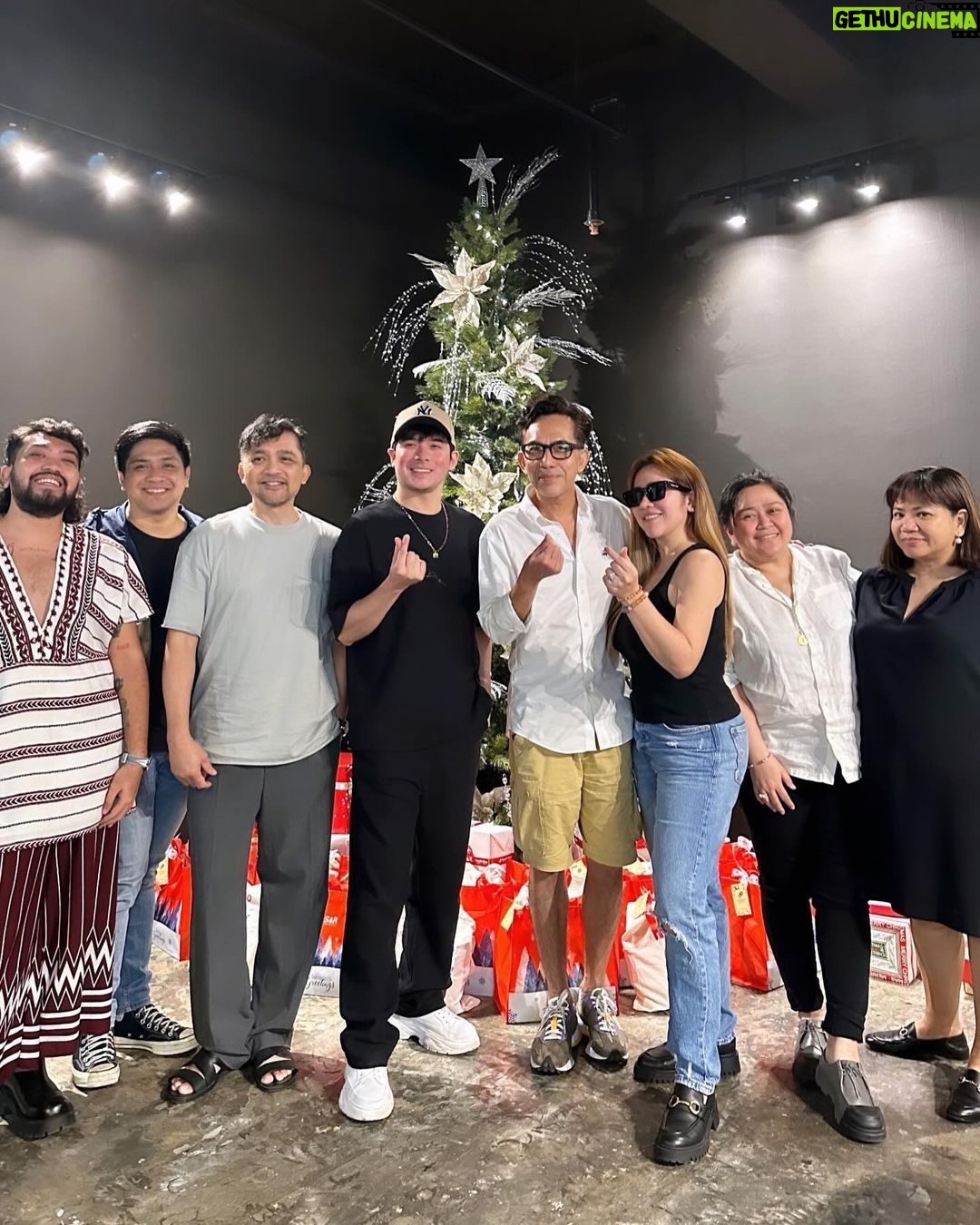 Angeline Quinto Instagram - Merry Christmas everyone and excited for 2024πππ @kreativden π«Άπ»π₯π¬