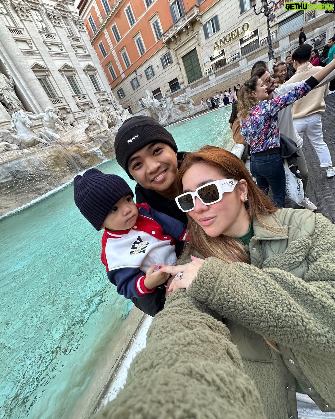 Angeline Quinto Instagram - Fontana Di Trevi with my Sylvio and Babe🫶🏻 Fontana Di Trevi - Rome