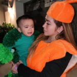 Angeline Quinto Instagram - Sylvio's first trick or treat here in U.S 👶 Super saya parang mas nag enjoy ako kasama ang Broccoli at eggplant ko😂 Happy Halloween🎃👻 Holliwood- California