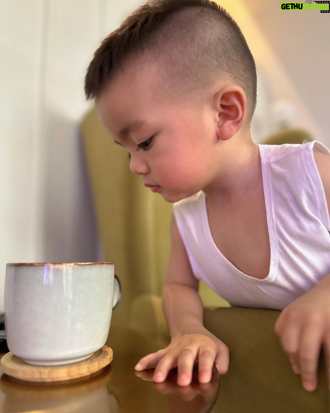 Angeline Quinto Instagram - Hinay hinay sa pag laki Anak. Parang kahapon lang lagi kitang karga, ngayon lakad at takbo ka na. Masaya akong makita ang mga bago mong ginagawa. Umiiyak ang puso ko sa Tuwa. 🫶🏻 Mahal ka ni Mama🫶🏻👶