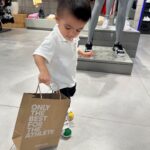 Angeline Quinto Instagram - Hinay hinay sa pag laki Anak. Parang kahapon lang lagi kitang karga, ngayon lakad at takbo ka na. Masaya akong makita ang mga bago mong ginagawa. Umiiyak ang puso ko sa Tuwa. 🫶🏻 Mahal ka ni Mama🫶🏻👶