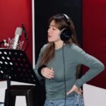 Angeline Quinto Instagram - Recording with Sir Jon🎙️🎧 @jonathanmanalo 😘 Nice to see you Mr.Music ☺️ 🎵