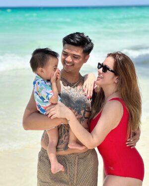 Angeline Quinto Instagram - Beach days with my boys 🏖❤️ First time naming mag-Boracay as a family at sobrang nag-enjoy kami at ang Bulilit namin👶🏻😍 @babysylvio
