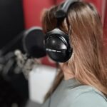 Angeline Quinto Instagram - Recording with Sir Jon🎙️🎧 @jonathanmanalo 😘 Nice to see you Mr.Music ☺️ 🎵