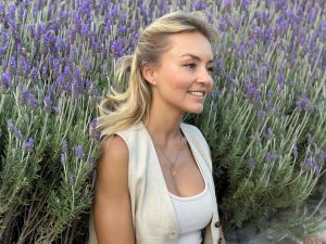 Angelique Boyer Instagram - Weekend avec mon papa d’amour 🫶💖🪻🍷🌞🍨🧿💙
