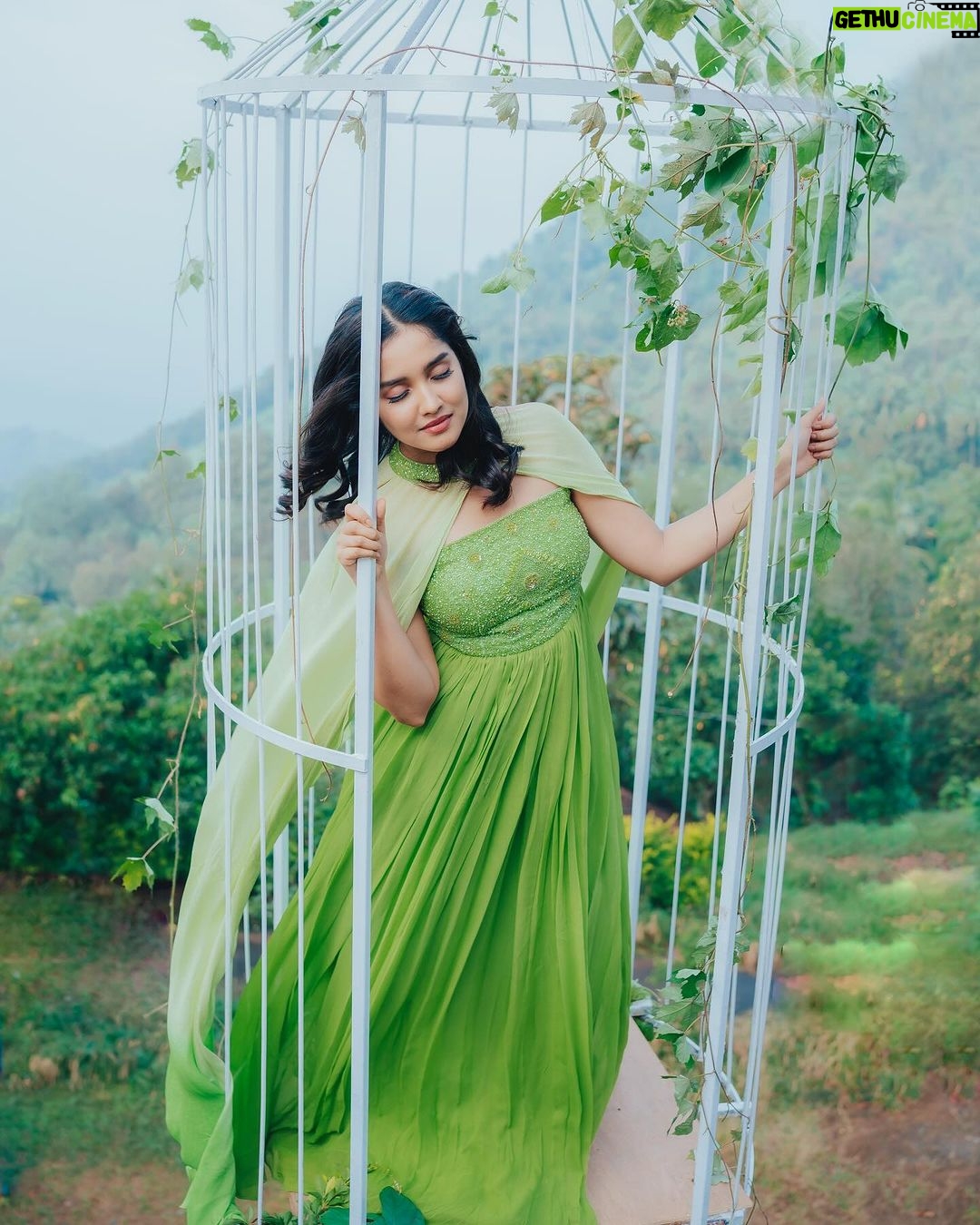 Anikha Instagram - I wanted to fly, but my heaven is inside the man-made iron road🍃 Concept and 📸 @rainbowmedia_photography Costume @yaga_designs Makeup @makeupbyanil Styling zohibzayi Technical team @aka_sh__raj @jizhhnnu @arunjith_13 Drone @shijithkoduvally