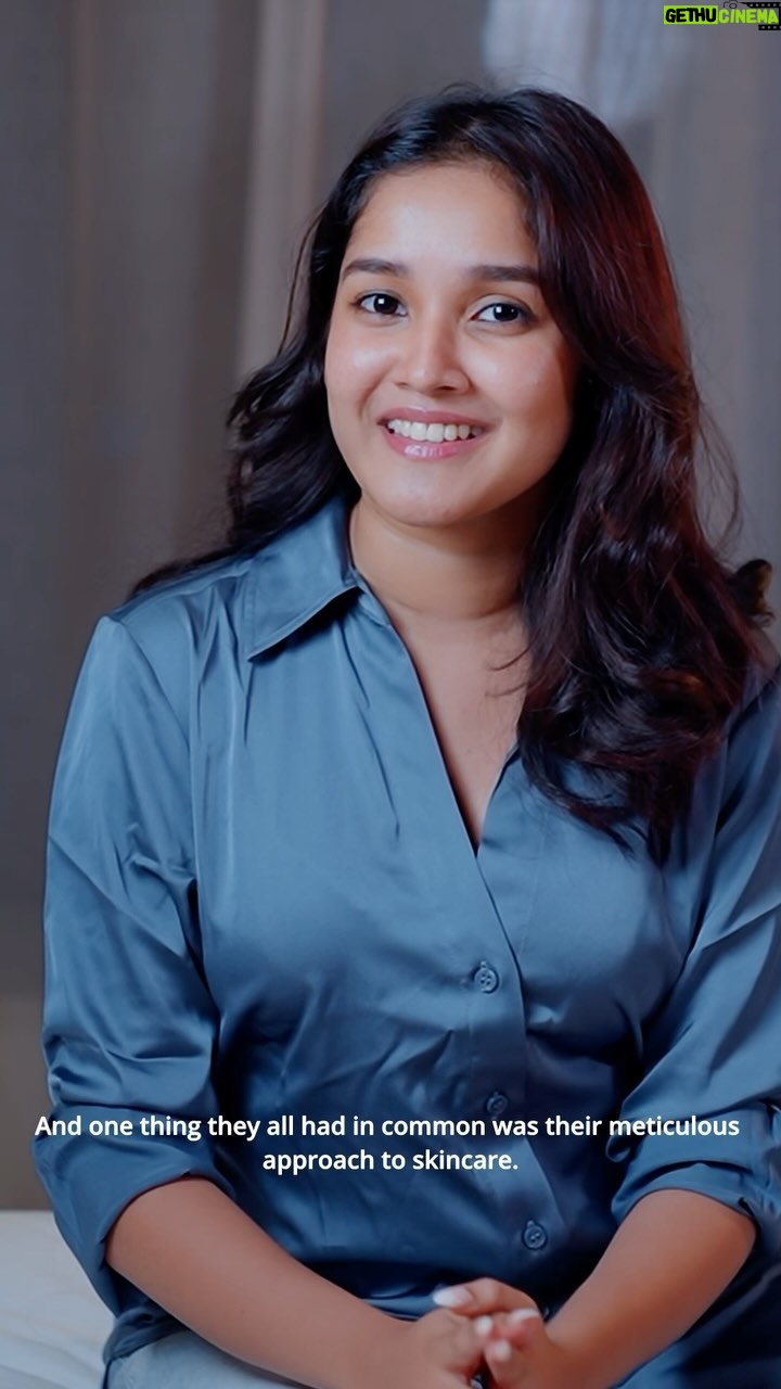 Anikha Instagram - We’ve all faced a lot of skin issues, which is very common for teens Experience Rejuvinita Gold 14+ overnight Regenerist nourishing cream by Vanaura Organics and feel transformation that follows!It has 24k gold in colloidal form, natural niacinamide from bearberry, algae extract, and includes Ayurveda inspired clarifying bakuchi elixer and brightening saffron elixer which brings flawless glow. Do try and feel the transformation it does to your skin! #vanauraorganics #organicskincare #flawlessskin #glassskin #rejuvinitagold
