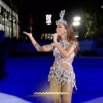 Anitta Instagram - I can’t explain the emotion of parading on this huge stage that Sapucaí is alongside these music legends! Long live the 40 years of Sapucaí! Long live the Carnaval! Long live Brazil! 🎉🎊