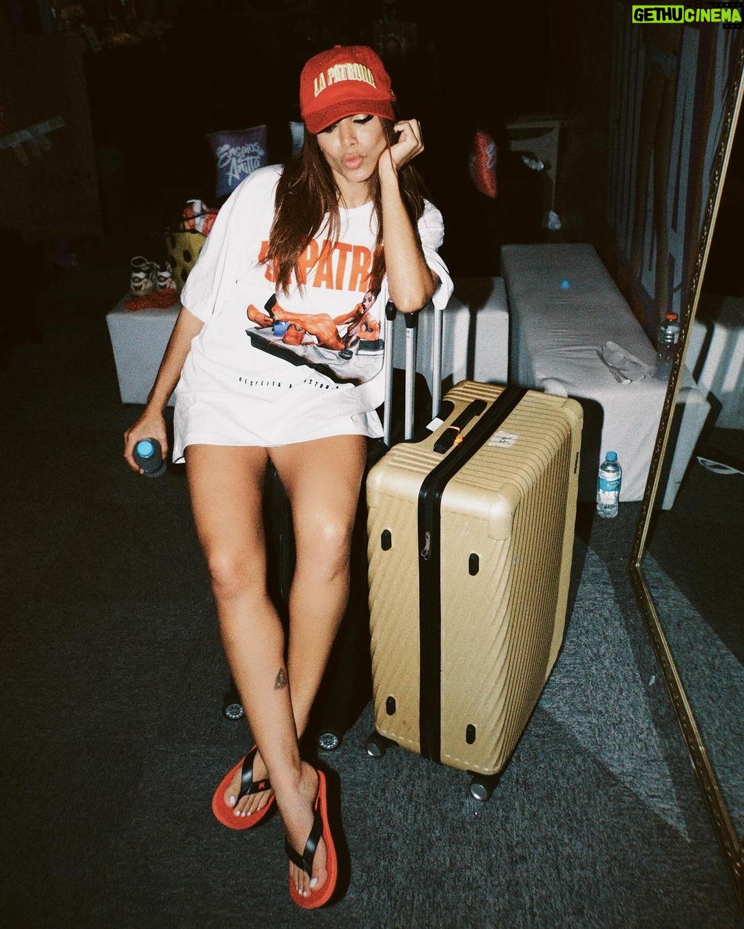 Anitta Instagram - Vitória foi tudooo! Eu amooo ver vcs se divertindo nos meus @ensaiosdaanitta e tô amando a reação de vcs com cada homenagem! 🎉❤️🔥🎉 Palpites para as da semana que vem? 👀 Vitória - ES