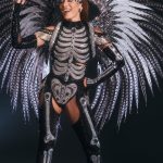 Anitta Instagram - Alô, @vaivaioficial 🖤🤍 Located in Bixiga, a neighborhood from São Paulo, “Vai Vai” is known as the “people’s samba school.” Founded in 1930, it is now one of the medals of São Paulo’s carnival. The theme that inspires my costume today was originally paraded in 2005 but was revised in 2023. “I am also immortal” explored the quest for immortality (in religion and science), also delving into the philosophical mysteries of life and death. Pt nos comentários Brazil