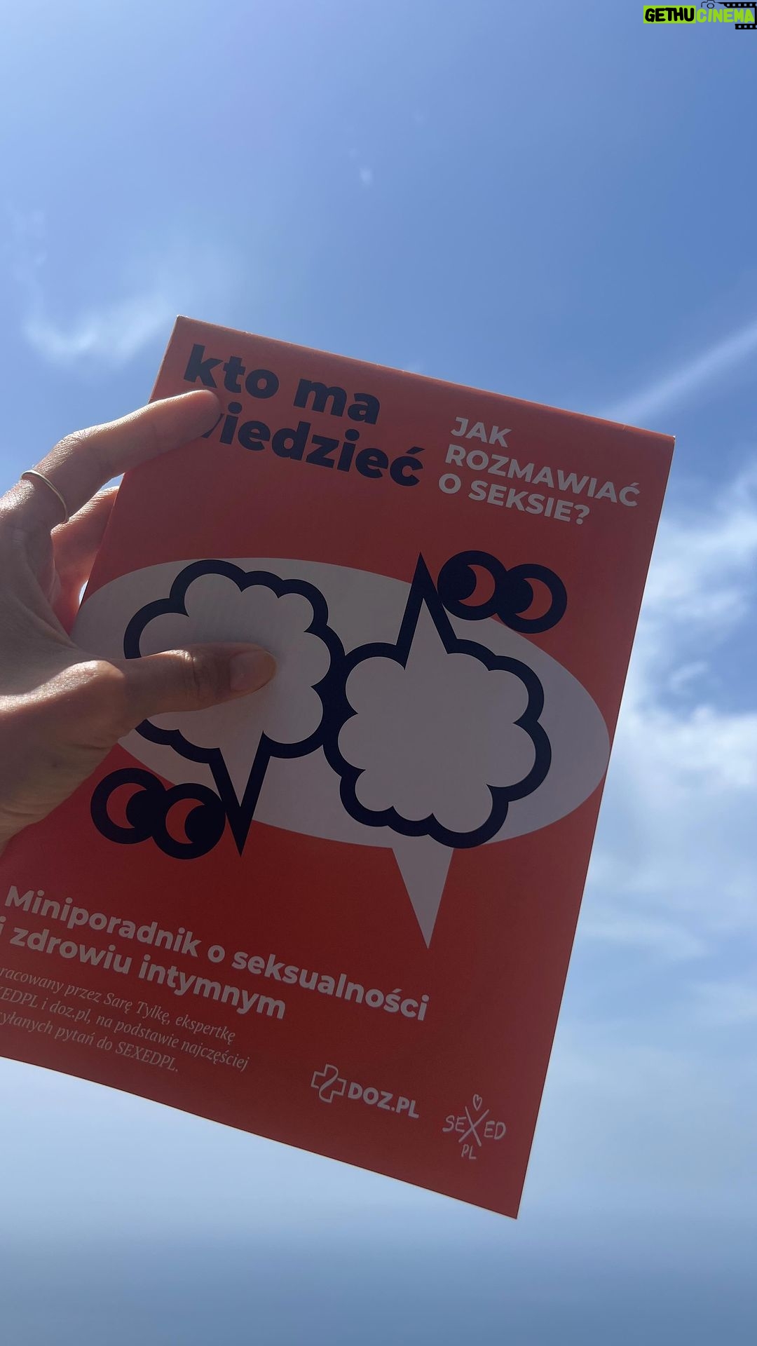 Anja Rubik Instagram - Kolejny projekt SEXEDPL Miniporadnik o seksualnisci i zdrowiu intymnym. Dostępny za darmo w aptekach DOZ i przy zakupach online. Shout out do @psychosekslogicznie @olaniepsuj @andrzejrysuje oraz całego zespołu fundacji ! Dziękuję za Wasze zaangażowanie i ciężką pracę. ❤️
