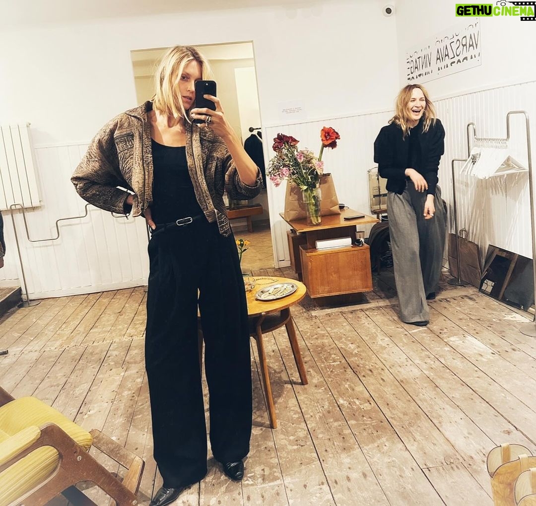 Anja Rubik Instagram - On this very special day I have decided to post the most fabulous gals in my day to day life! Thank you for being there! And to ALL the women out there : “We are not meant to be perfect; we are meant to be whole” - Jane Fonda HAPPY WOMEN’S DAY !!! PS. I am not mentioning women’s rights issues today not to get upset.. ( exception: congratulations to France for guaranteeing the right to abortion in their constitution!) I will only say : Women’s right to choose is the litmus test for a healthy progressive society. #dzienkobiet #dzieńkobiet #womensday #internationalwomensday