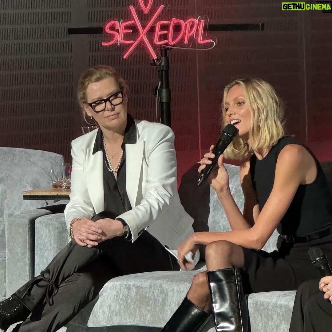 Anja Rubik Instagram - 100 SEXED FORBES WOMEN! Gratuluję całej setce! Dziękuję, że jesteście, że działacie, edukujecie i wspieracie tych w potrzebie! Wczorajszy wieczór był prawdziwym świętem dla wszystkich zaangażowanych we wszechstronną edukację seksualną. W atmosferze otwartości i wsparcia, mieliśmy możliwość docenić niezwykłe osoby, które nieustannie pracują nad tym, by edukacja seksualna była dostępna i oparta na faktach. Ich praca, często wykonywana w obliczu wielu wyzwań, ma kluczowe znaczenie dla zdrowia, bezpieczeństwa i dobrostanu młodych, dzieci oraz dorosłych. Jeszcze raz dziękuję redakcji Forbes Women, bez Was lista 100 SEXED nie byłaby możliwa! Dziękuję także Naszej wspaniałej kapitule, Wasze zaangażowanie, rzetelność, czas poświęcony 100 SEXED był nieoceniony. ❤️ Shout out do Martyny i Magdy ✨ oraz Piotra @panredaktor ❤️❤️❤️