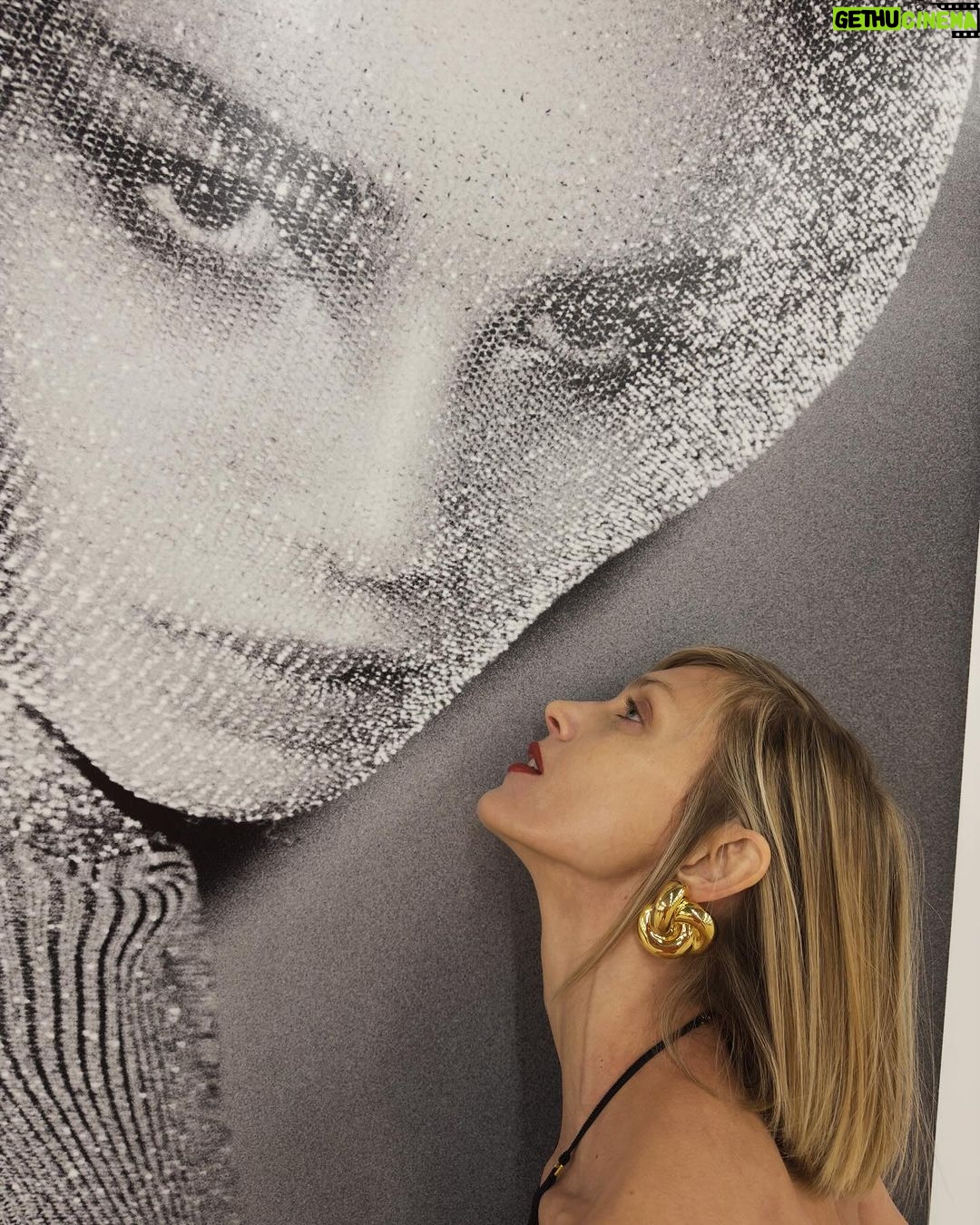 Anja Rubik Instagram - It’s so nice you gotta do it twice!! ✨ My second cover for Purple Magazine #41 s/s 2024, this time with Juergen Teller x 2 by Juergen Teller ❤️ Thank you!!! @ozpurple @purplefashionmagazine Photographer: Juergen Teller Stylist: Laetetia Gimenez Make Up: Masae Ito Hairstylist: Olivier Schawalder Nails: Cam Tran