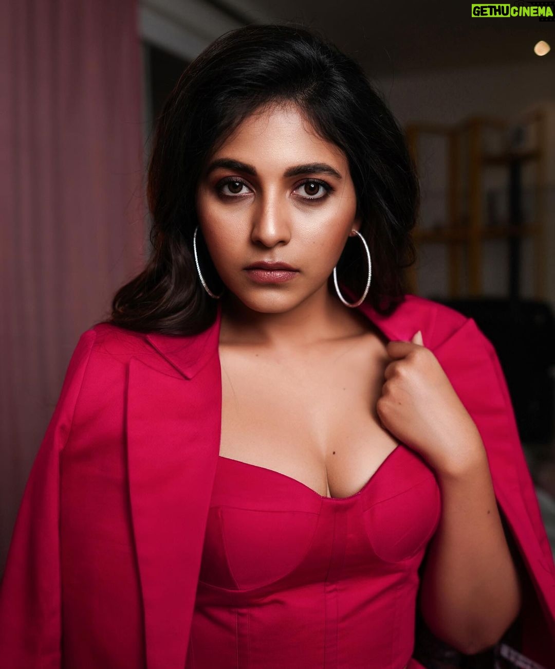 Anjali Instagram - In a world full of trends, I want to remain a classic ❤️ Styling @manogna_gollapudi Outfit @poojakankariyaofficial Earrings @the_jewel_gallery Asst @the_k_style_ Photographer @screamstudiosbyharsha #anjali50 #red #blazer #suit #classic vs