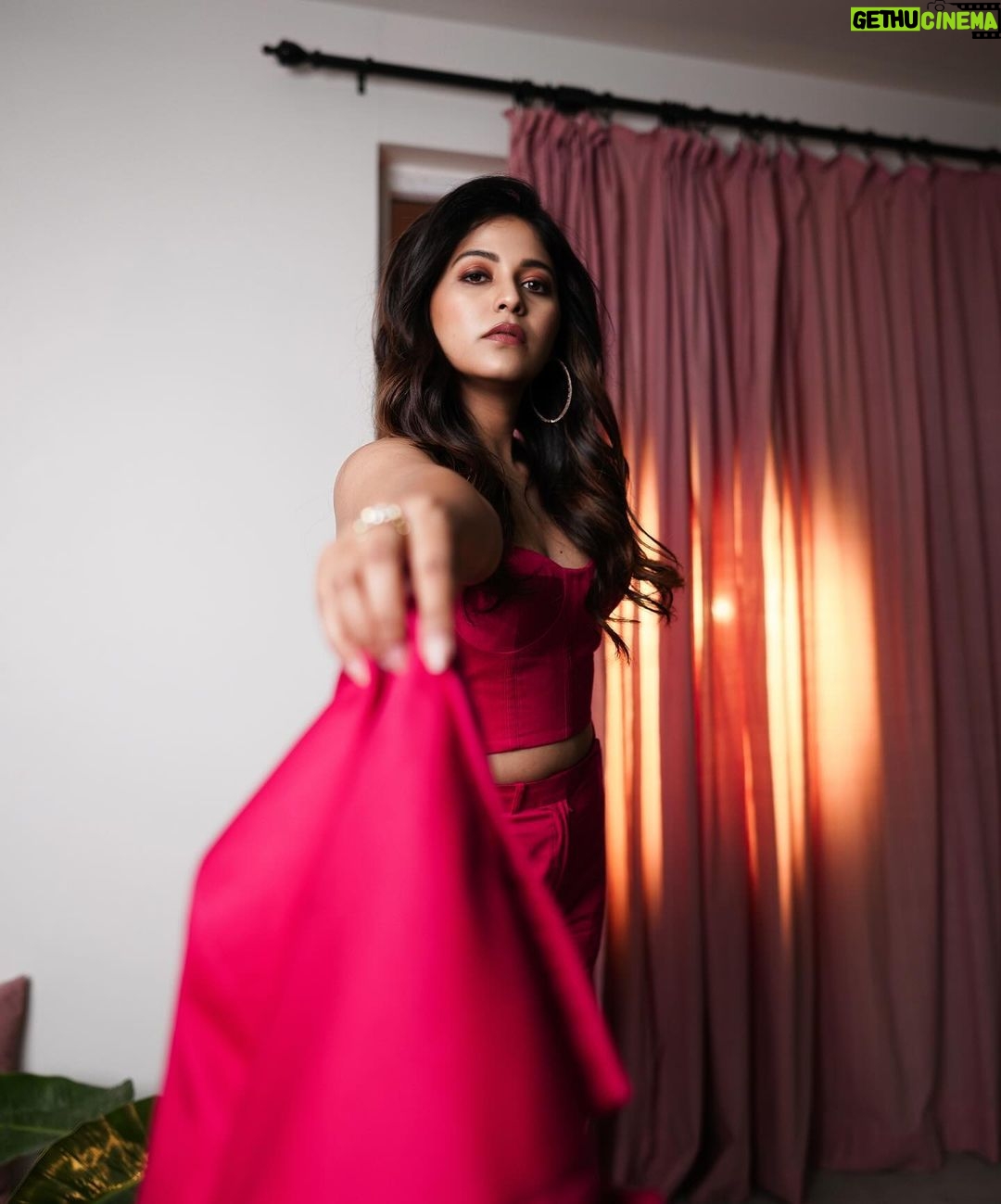 Anjali Instagram - In a world full of trends, I want to remain a classic ❤️ Styling @manogna_gollapudi Outfit @poojakankariyaofficial Earrings @the_jewel_gallery Asst @the_k_style_ Photographer @screamstudiosbyharsha #anjali50 #red #blazer #suit #classic vs