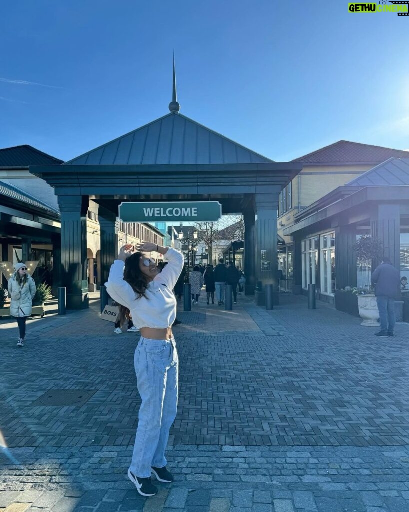 Anjali Instagram - On a sunny day in Amsterdam ✨ #amsterdam #sunday #mood