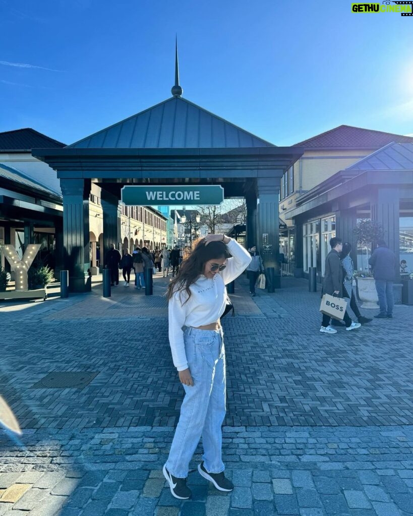 Anjali Instagram - On a sunny day in Amsterdam ✨ #amsterdam #sunday #mood