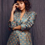 Anjali Arora Instagram - I’m in love with this picture! Do you? 🔥 #anjaliarora 📸 @praveenbhat Styling @rahulsingh_styling Makeup - @shekharghoshofficial