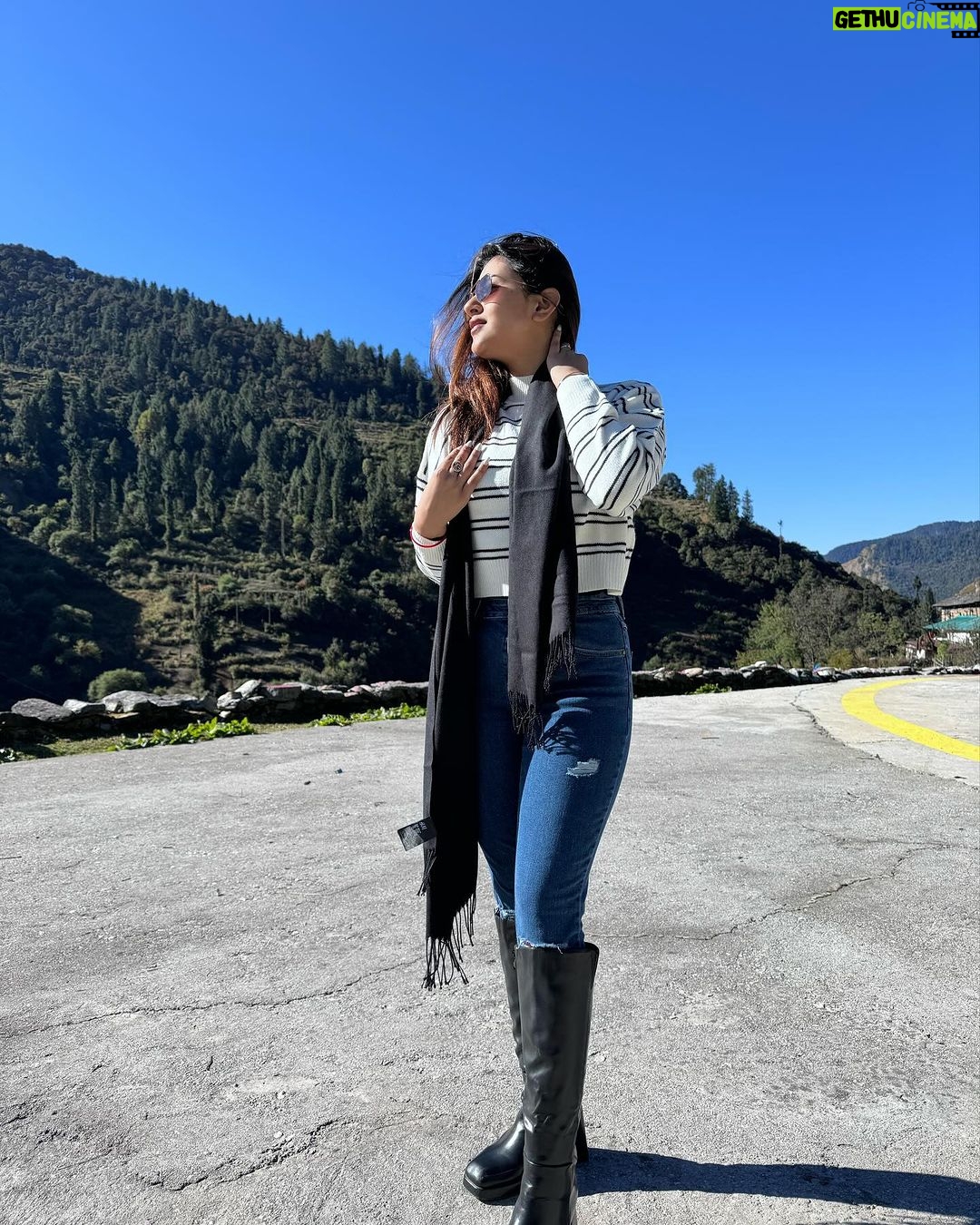 Anjali Arora Instagram - 🥀 #anjaliarora #travel #mountains