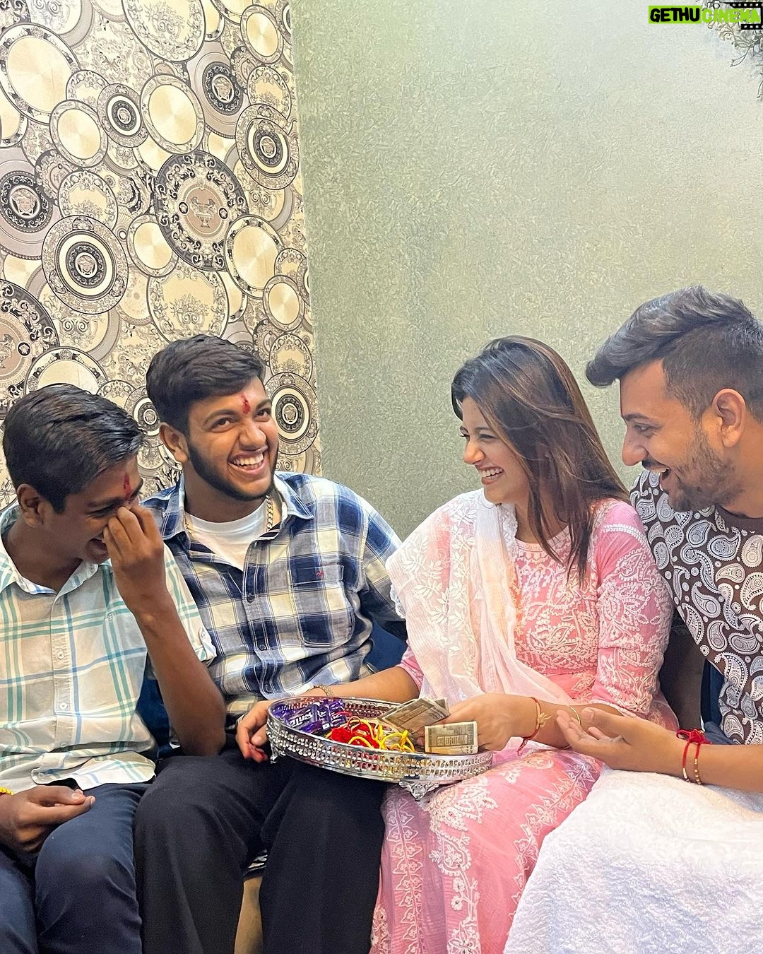 Anjali Arora Instagram - 🤍🤍🧿🧿❤️❤️ #rakshabandhan #anjaliarora