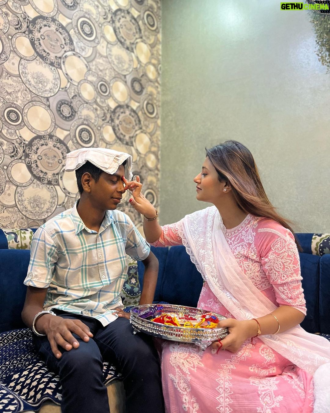 Anjali Arora Instagram - 🤍🤍🧿🧿❤️❤️ #rakshabandhan #anjaliarora
