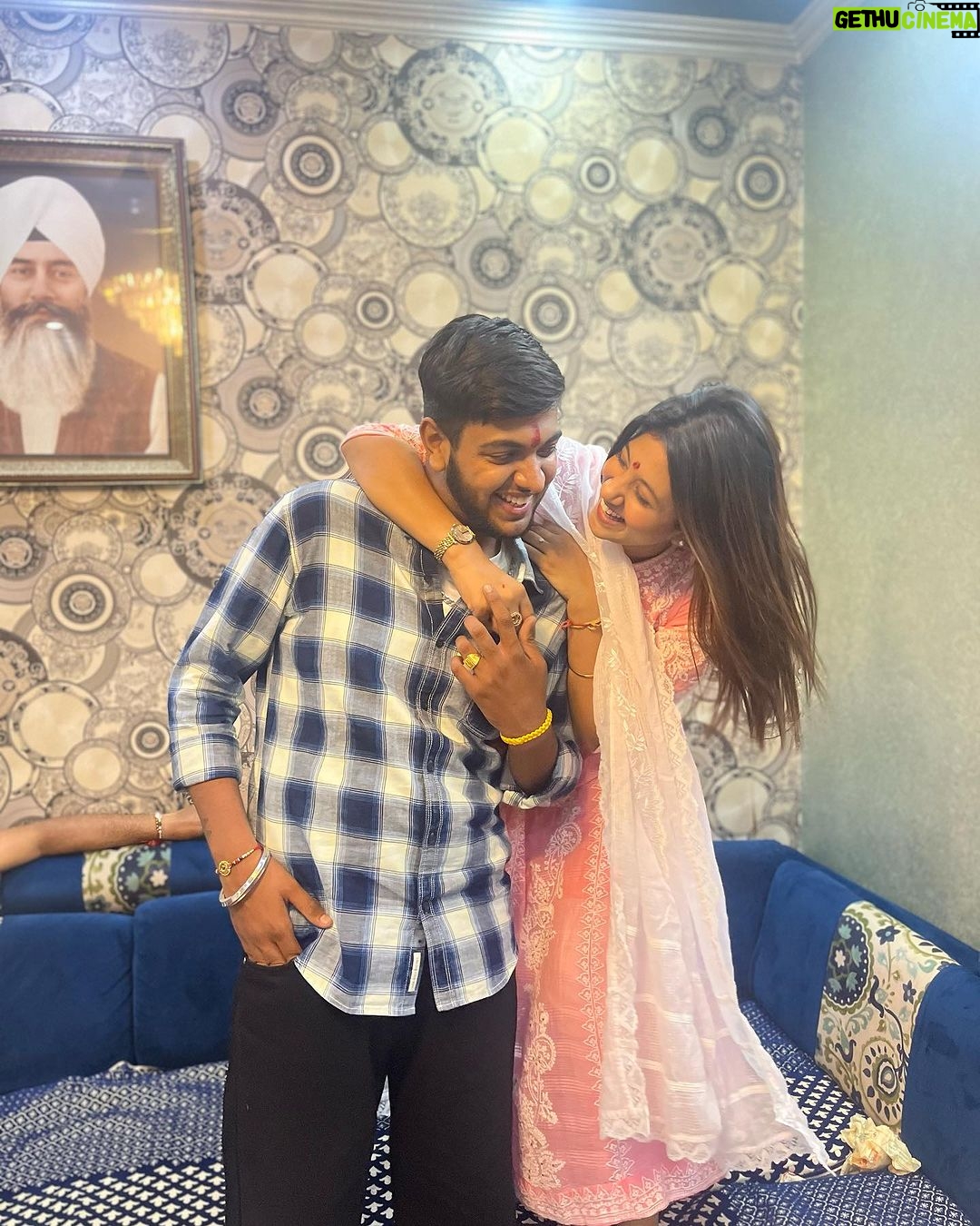 Anjali Arora Instagram - 🤍🤍🧿🧿❤️❤️ #rakshabandhan #anjaliarora