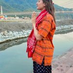 Anjali Arora Instagram - Har Har gange🙏🏻❤️ #anjaliarora #rishikesh 🙌🏻
