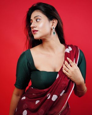 Anjali Arora Instagram - Kya bolti public😍?

#anjaliarora #anjalians #anjaligang #teamanji #anjaliaroraarmy 

📸- @ronakza143 
💄- @ayazkhan5621_ 
Outfit- @sunnynagpalofficial