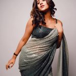 Anjali Arora Instagram - The moment you decide to be yourself🔥 #anjaliarora #anjalians #anjaliaroraarmy #anjigang #teamanji 📸- @ronakza143 💄- @ayazkhan5621_ Outfit- @sunnynagpalofficial