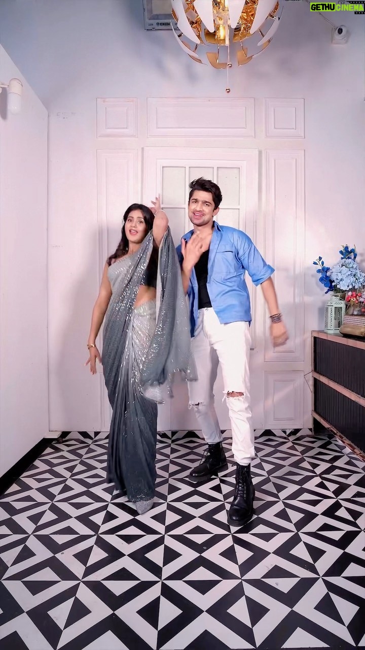 Anjali Arora Instagram - Oyee hoye @anjimaxuofficially 🔥 . . #SajnaHaiMujhe #AnjaliArora #Anjalians #TeamAnji @anjimaxuofficially @shrutiraneofficial