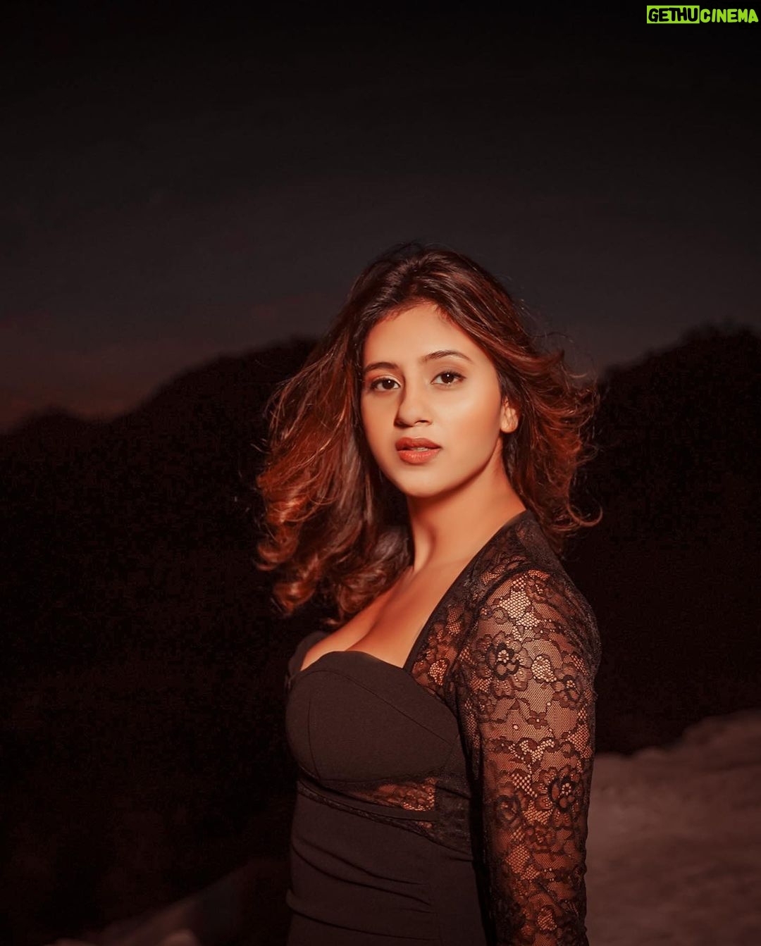 Anjali Arora Instagram - Last evening of 2022…. All set for 2023🥂 Wish you all a very happy new year🌹