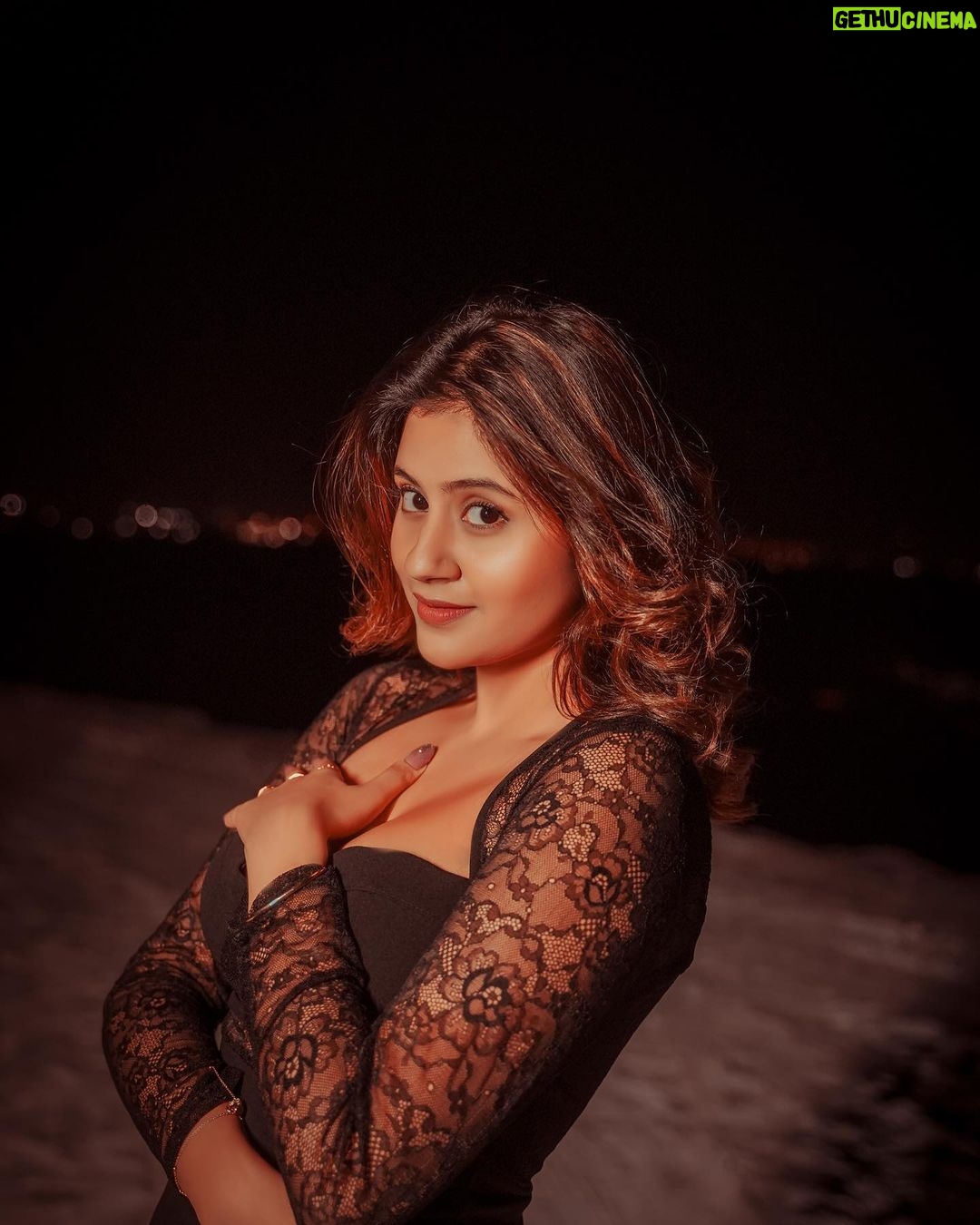 Anjali Arora Instagram - Last evening of 2022…. All set for 2023🥂 Wish you all a very happy new year🌹