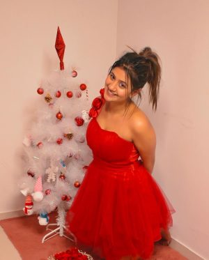 Anjali Arora Instagram - Wish you a merry Christmas🥂🌹 

#merrychristmas #2022 #anjaliarora